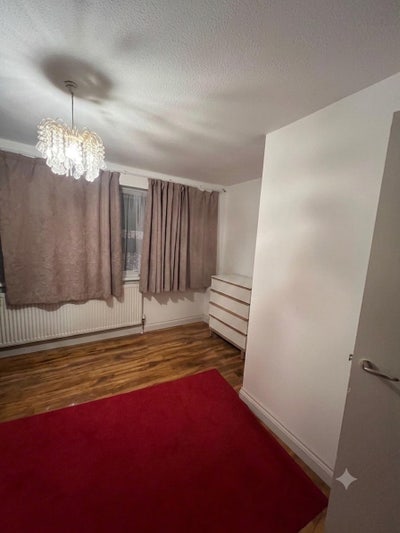 Room available  Main Photo
