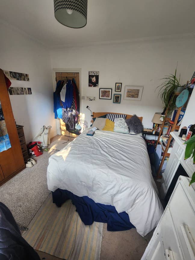 Large Double Room Available in Hammersmith Area Main Photo