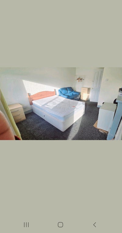 Double Room Bangor Central Location Main Photo