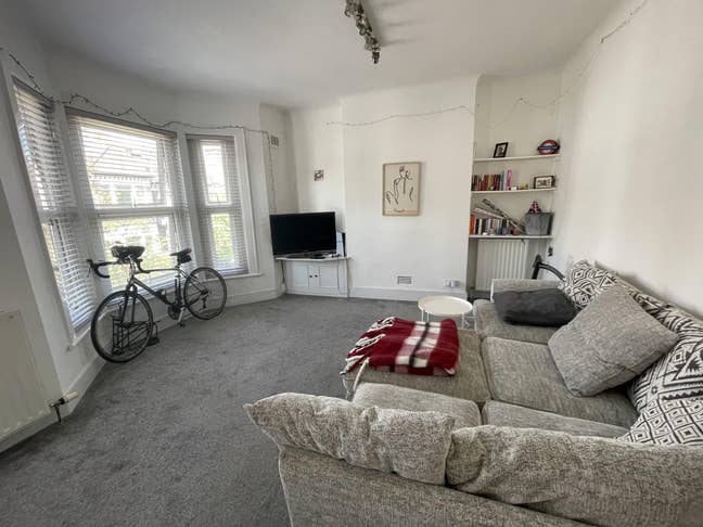 Spacious Property in Brixton! Main Photo