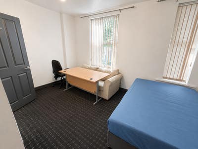 From &pound;125 PW Bills Included  Main Photo