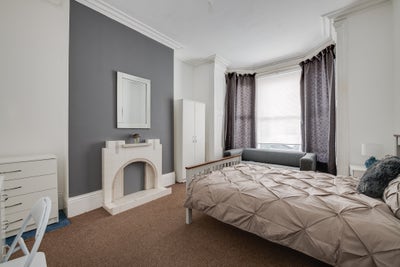 Beautiful 5 bed house in the heart of Southsea Main Photo