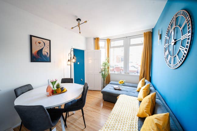 Whole 3-Bedroom Property to Let, Curzon Road Main Photo