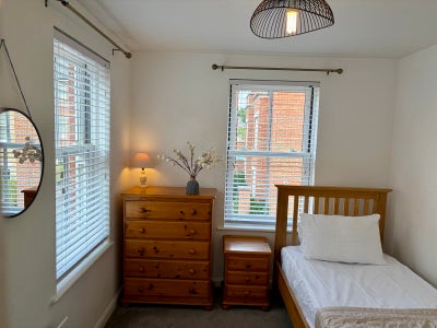 Clean & Quiet Single Room Near Town Main Photo