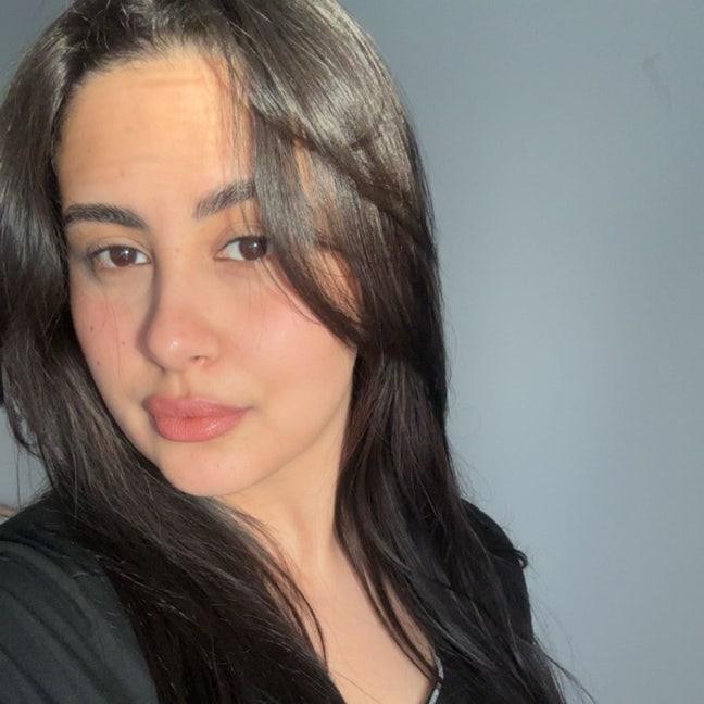 Professional Female seeks a single or double room Main Photo