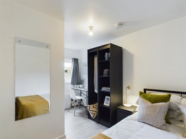 Student Group of 7 Discount &pound;587pcm - Bills Incl Main Photo