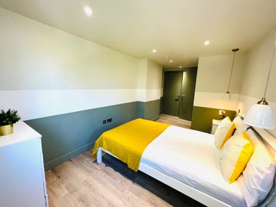 🛏️ En-Suite Room to Let in 📍Lewisham  Main Photo