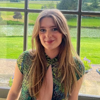 I'm Felicity and hoping to move to London in ... Main Photo