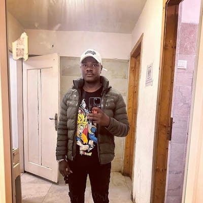 Hi! I’m a 29-year-old male looking for a qu... Main Photo