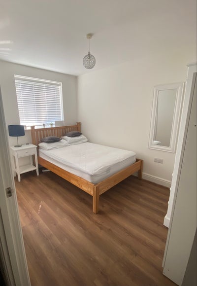 Double room, furnished with own en-suite. Main Photo