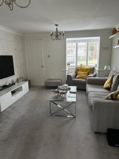 Clean, tidy, smoke-free house.   Main Photo
