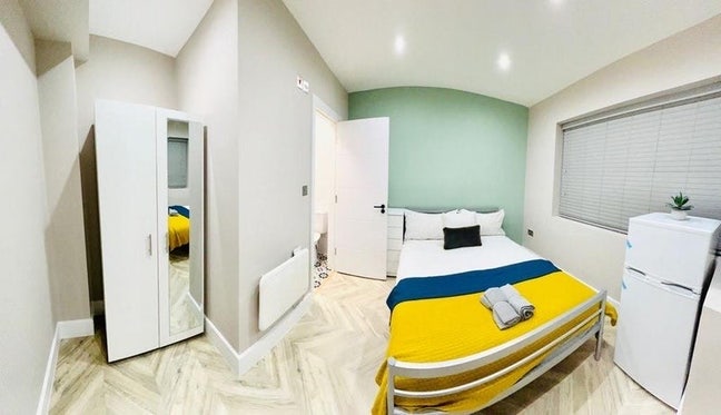 🛏️ ✨ 2 Ensuite Rooms to Let in Mitcham Main Photo