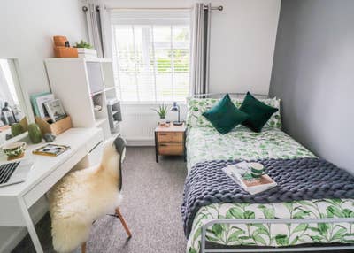 Modern Double Room Main Photo