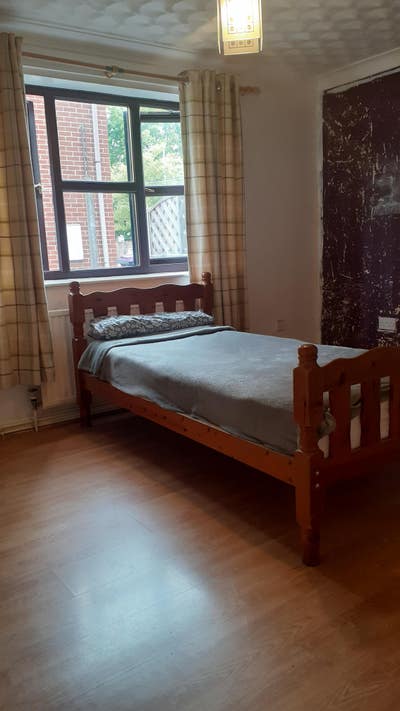 1 Dble Room/Kitchen/Lounge/Bathroom    Main Photo