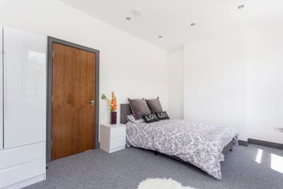 ‼️ Large double room - Beautiful house  Main Photo