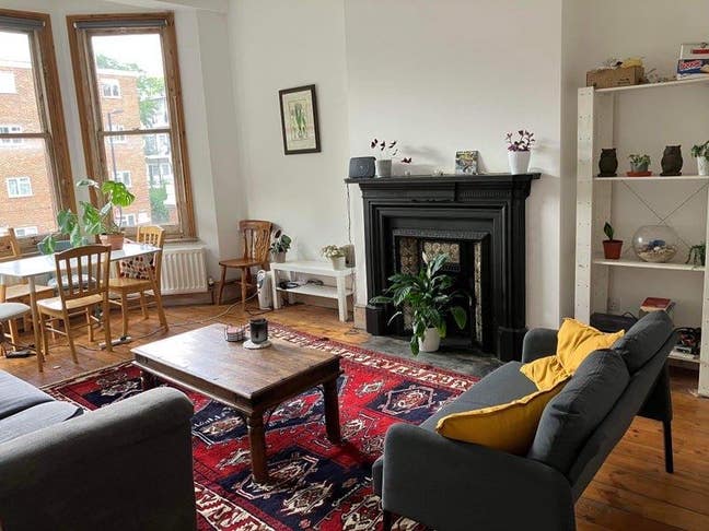 Two bedrooms in Finsbury Park flat Main Photo