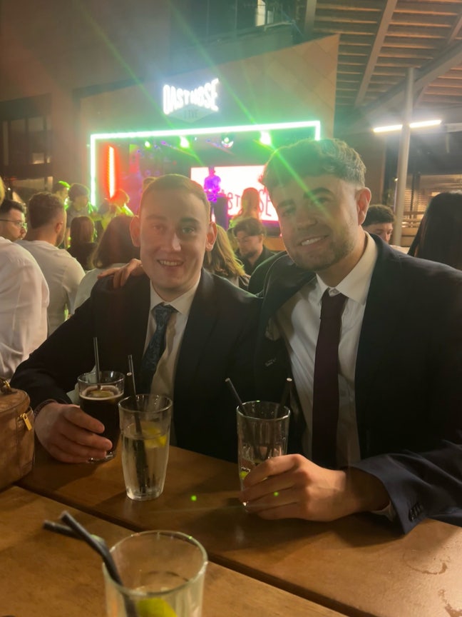 28 y/o Professional Seeking Flatshare / Buddy Up Main Photo