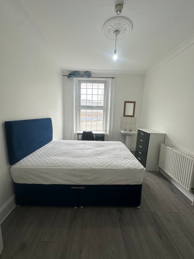 4 Large Double Rooms All Bills Included Main Photo