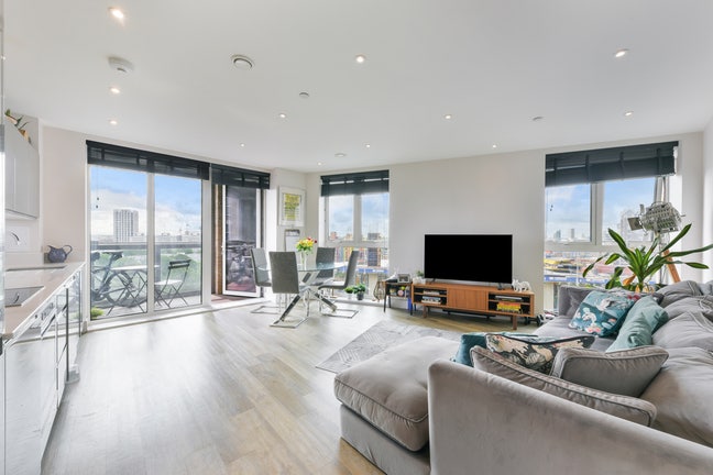 Luxury Apartment Next to the River in Battersea Main Photo