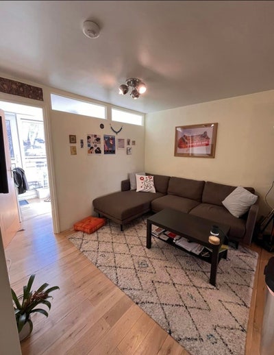 Room in friendly all girls Regent’s Park flat!⭐️ Main Photo