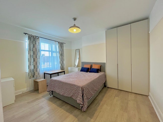 Charming studio with a separate kitchen  Main Photo