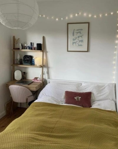 Lovely Double Room on the Water Main Photo