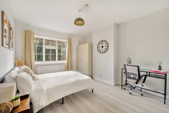 Furnished Room | Hanwell | Bills Inc | No Deposit Main Photo