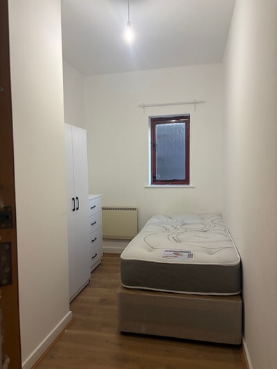 Looking for a flatmate   Main Photo