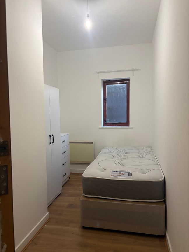 Looking for a flatmate   Main Photo