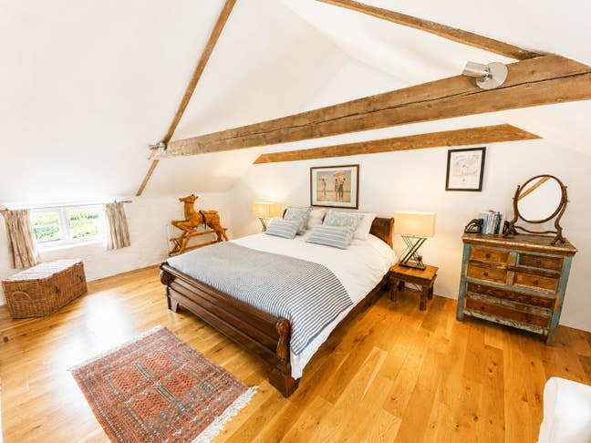 En Suite Double Bedroom in beautiful Manor House Main Photo