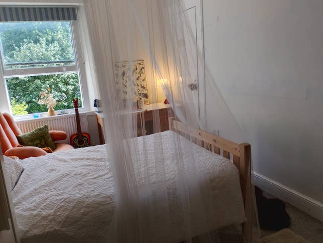 Lovely double room to rent in beautiful location Main Photo