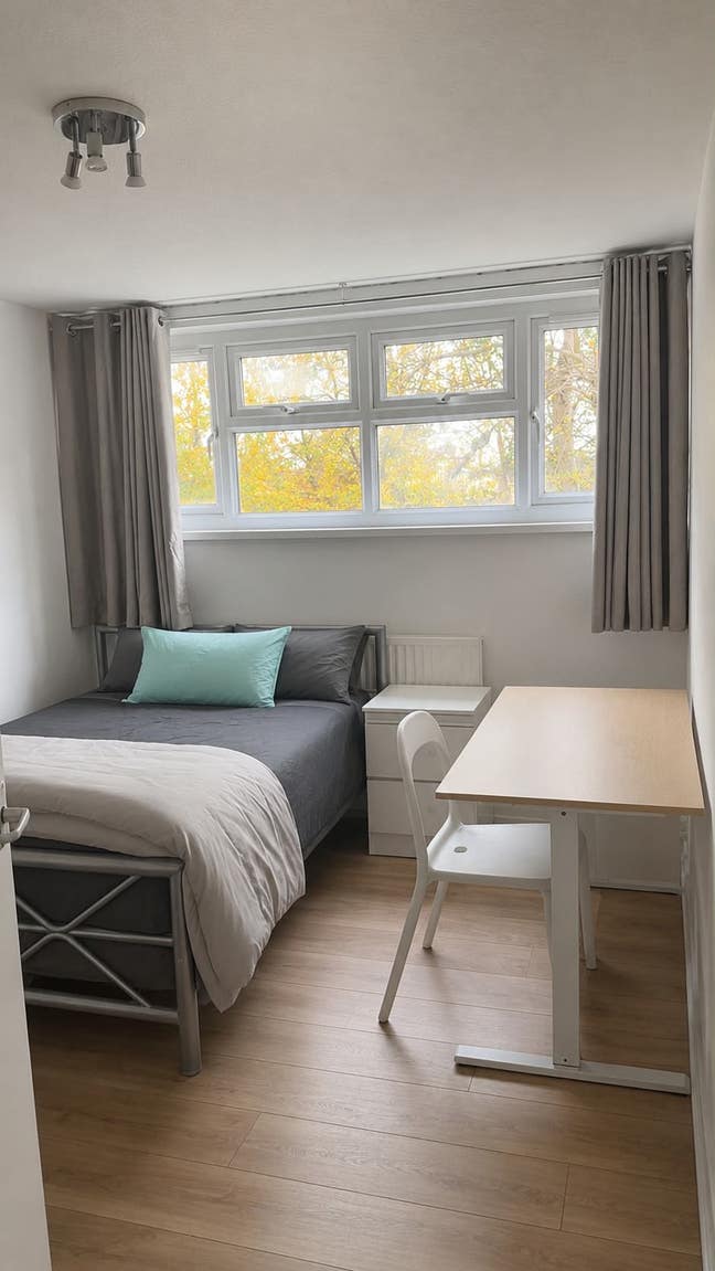 Spacious 4-Bedroom House in East Acton Main Photo