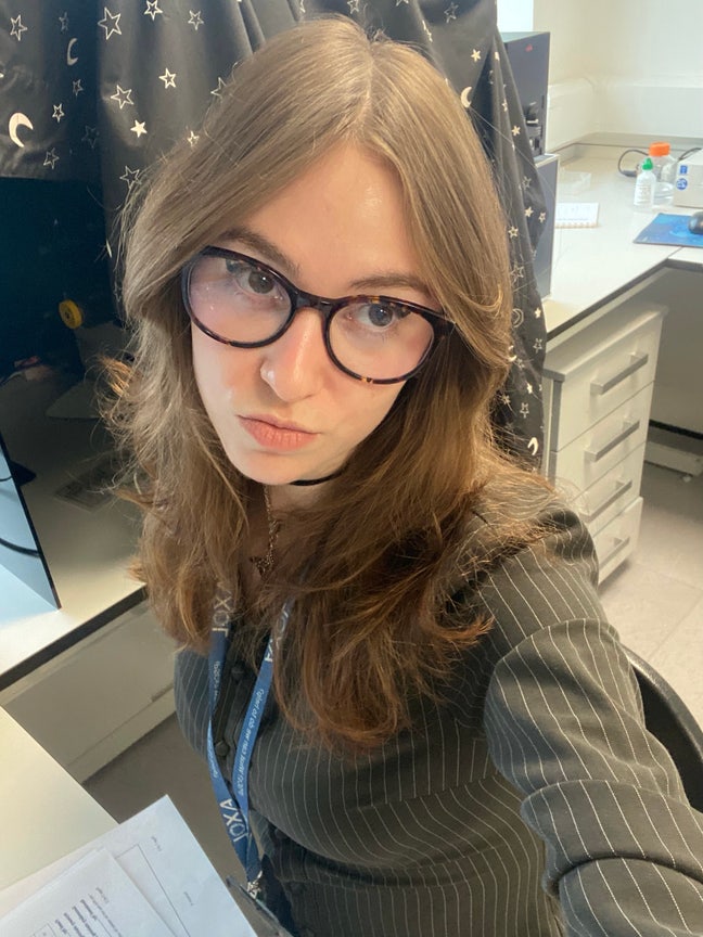 Professional female looking for a double room Main Photo