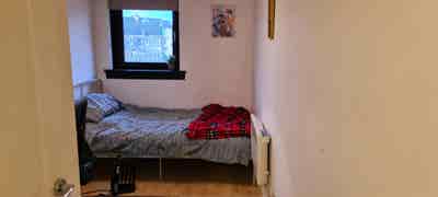 Bright Kinning Park Room by Subway & Amenities Main Photo