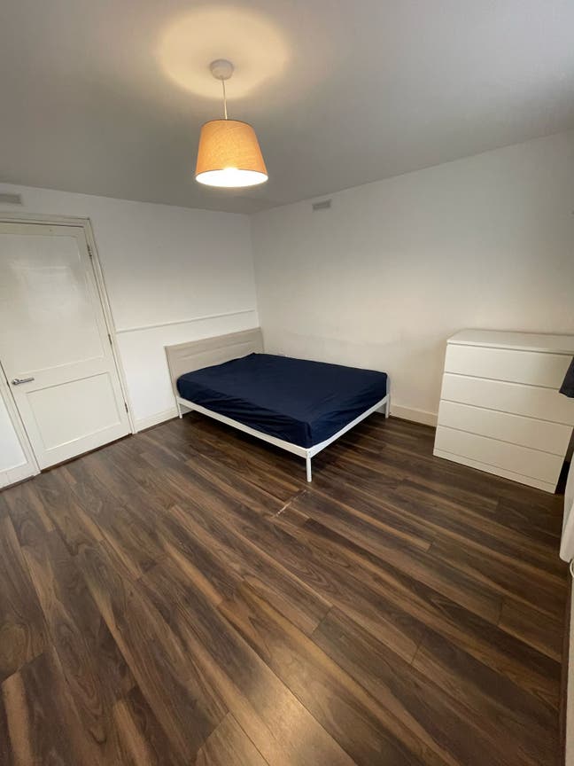 Double Room near Limehouse Station  Main Photo