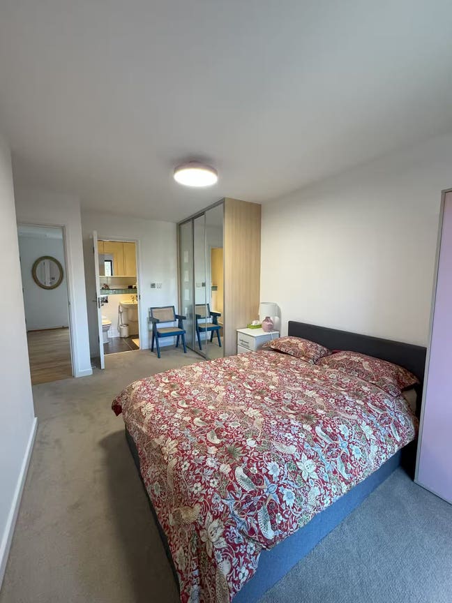 Double room w/ ensuite in Aldgate East / SUBLET Main Photo