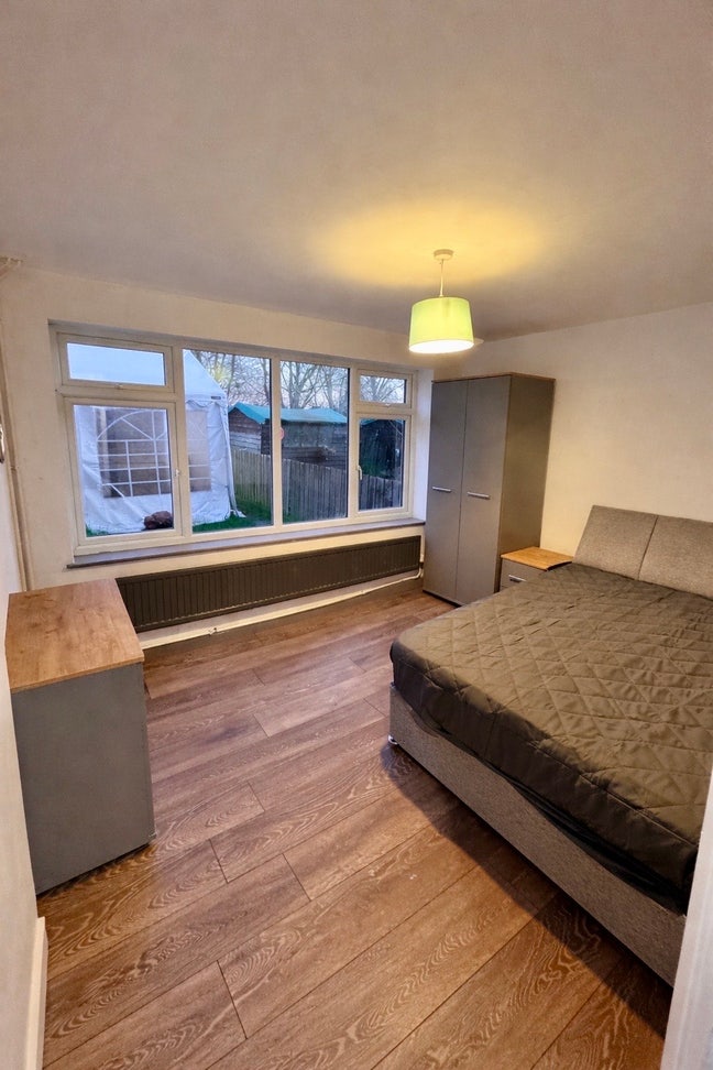   Beautiful newly refurbished rooms  Main Photo