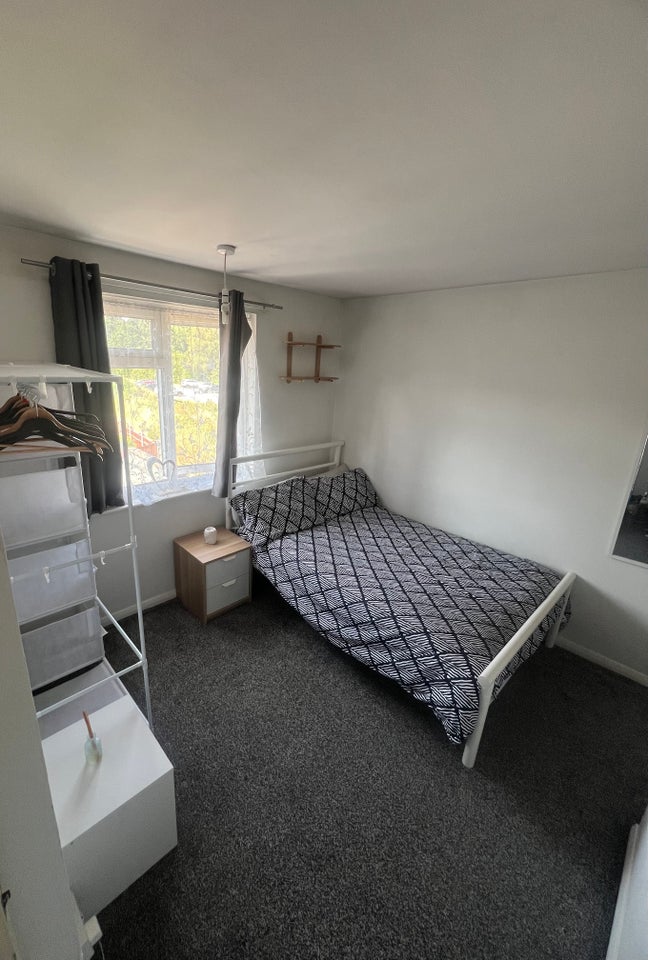 Double room available immediately &pound;700 bills inc Main Photo