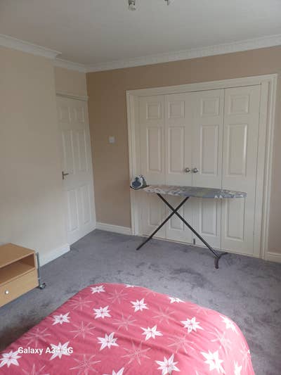 Funished spare room near Manchester Airport  Main Photo
