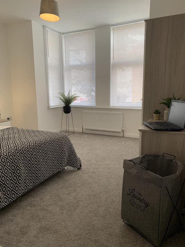 A Smarter Way to House Share!Next to Train Station Main Photo
