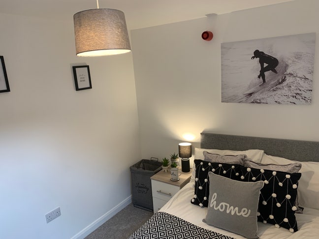 A Smarter Way to House Share!Next to Train Station Main Photo