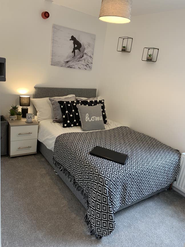A Smarter Way to House Share!Next to Train Station Main Photo