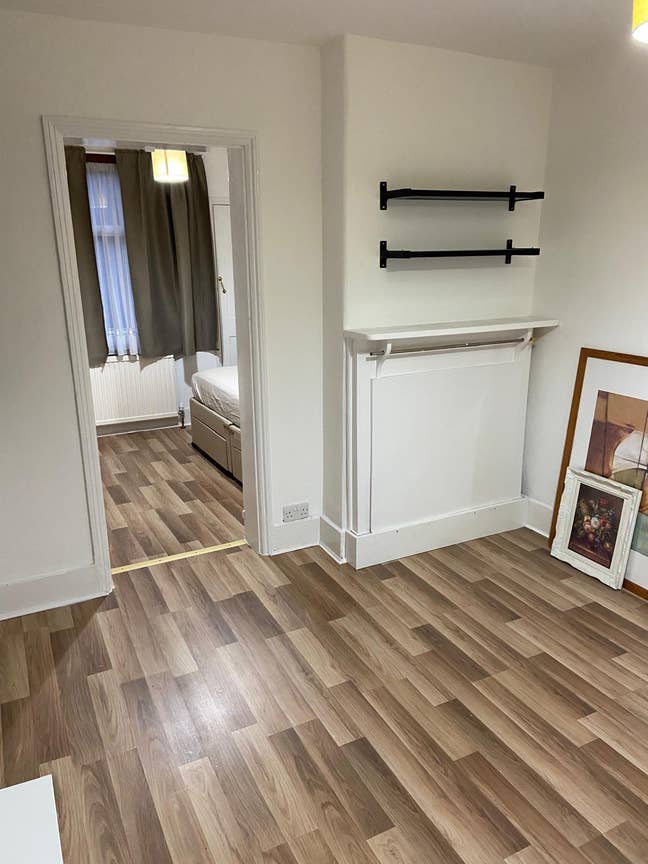 Bedsit. Double room with seperate living room  Main Photo