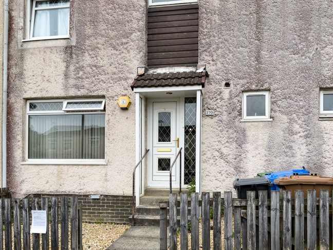 Furnished Double Room to Rent in Spacious 5-Bed Ho Main Photo