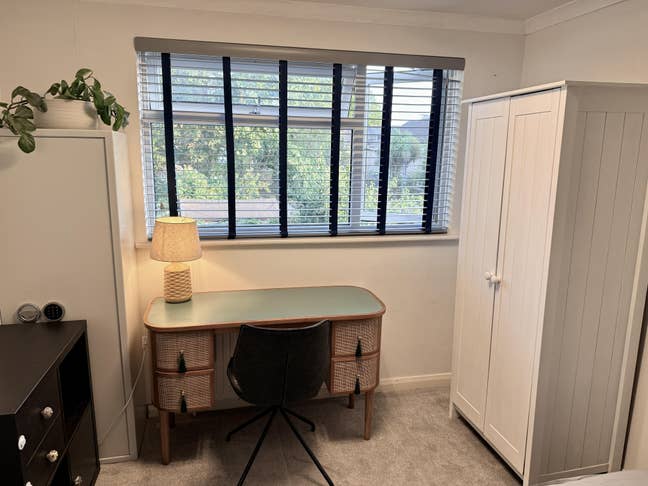 Two Furnished Rooms in Peaceful Hampton Home Main Photo