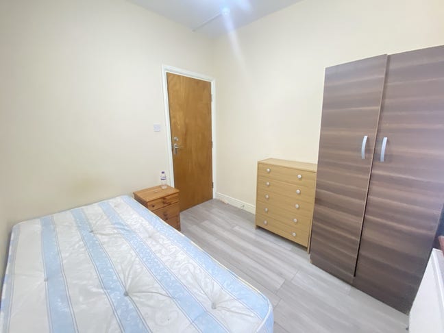 IG3- Single Room (All Bills and WiFi Included) Main Photo