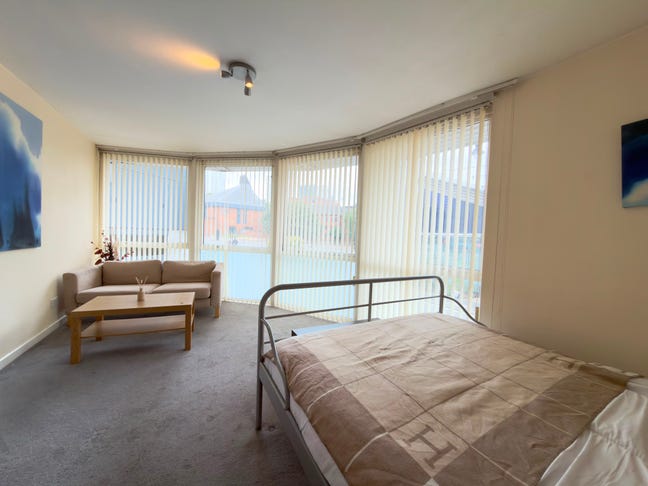 Spacious City Centre  Double Room - B1 3JP - Main Photo