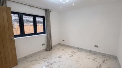 Renovated 3-Bedroom Shared Bungalow in Burnham Main Photo