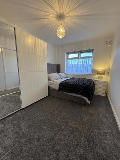 Spacious Double Rooms - Low Deposit   Main Photo