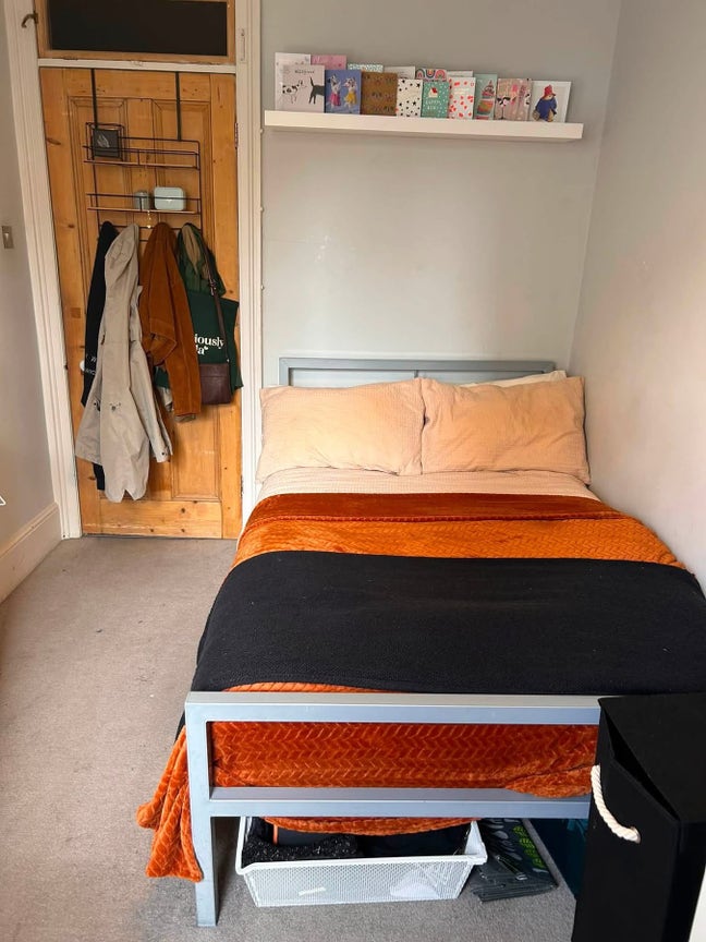 Furnished double room in Clapham Common Main Photo